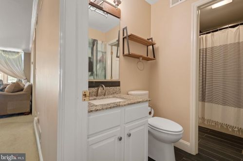 30 Mill Pond Dr, Lancaster PA  17603-7411 exterior