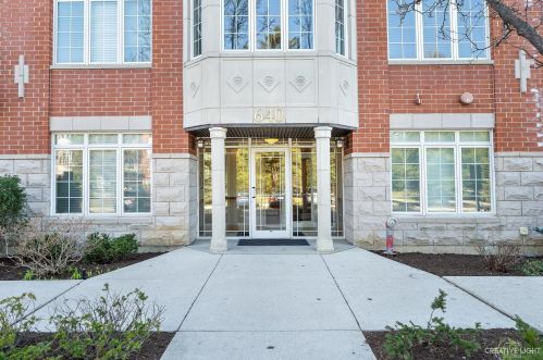 640 Mchenry Rd, Wheeling IL  60090-3859 exterior