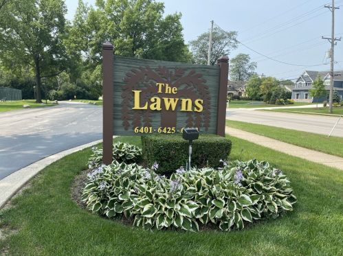 6443 Clarendon Hills Rd, Willowbrook IL  60527-2150 exterior