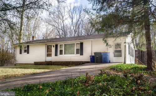 1684 Camp Betty Washington Rd, York, PA 17402-8837