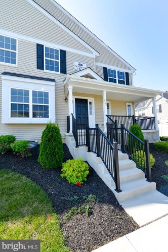 1402 Lexington Mews, Auburn, NJ 08085-1318