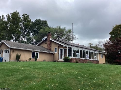 84 Potterstown Rd, Lebanon, NJ 08833-5050