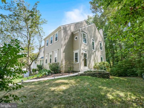 11800 Critton Cir, Woodbridge VA  22192-1047 exterior