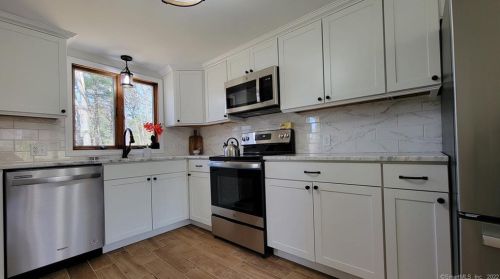 200 Laning St, Southington, CT 06489-1621