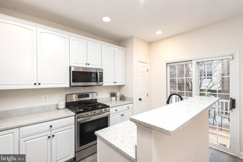 8527 2 Ave, Silver Spring MD 20910-2151 exterior