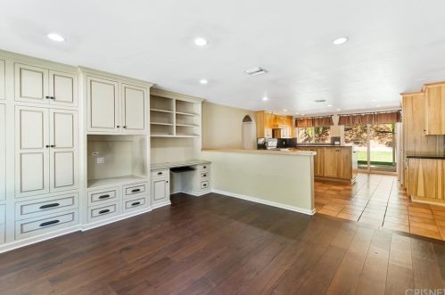 766 Greenbriar Ave, Simi Valley, CA 93065-5622