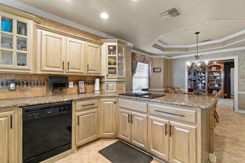 2106 Shari Ln, Garland TX 75043-1459 exterior