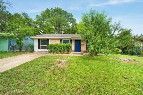 4605 Craigwood Dr, Austin TX  78725-1041 exterior
