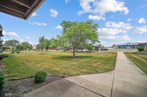 870 Winesap Ct, Wheeling IL  60070-2374 exterior