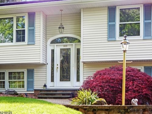 805 Prospect St, Hackettstown, NJ 07840-1520