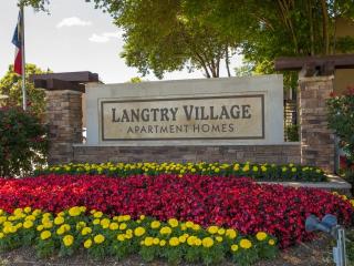 1565 Business Ih 35, New Braunfels TX  78130-3262 exterior