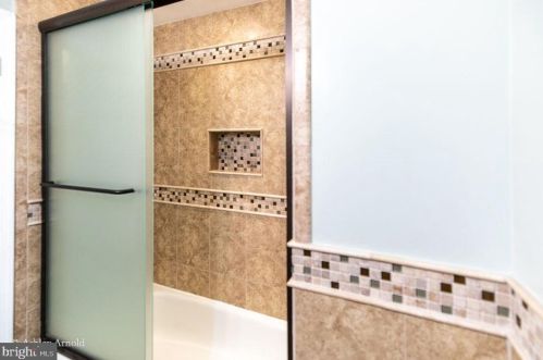 7922 Pebble Brk Ct, Springfield VA  22153-2619 exterior