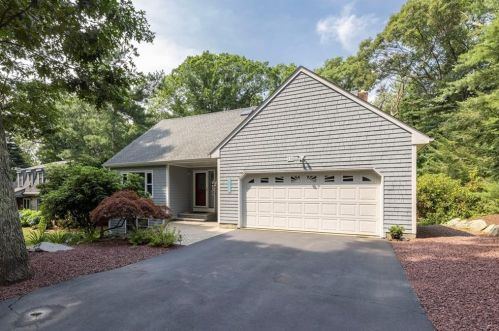 140 Dana Rd, North Kingstown, RI 02852-3210