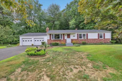 36 Williamsburg Dr, Upper Stepney, CT 06468-2507