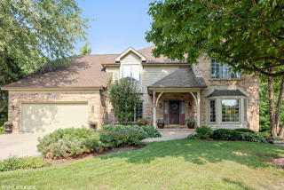 1061 Gallant Ct, Wheaton, IL 60187-3009