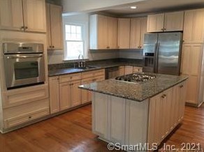 21 Thomes St, Norwalk CT  06853-1028 exterior