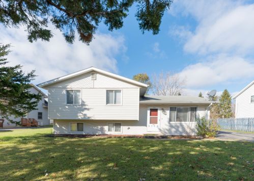 5156 Cheney Dr, South Beloit, IL 61080-2034