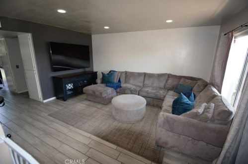 821 Richland St, Upland, CA 91786-6885
