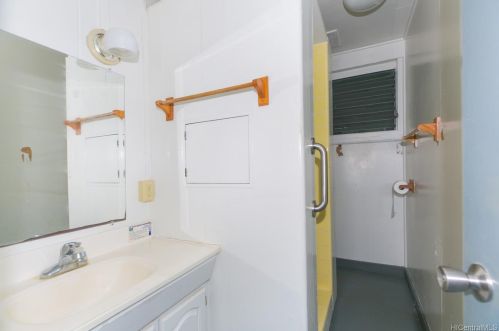 316 Elelupe Rd, Honolulu HI  96821-2211 exterior