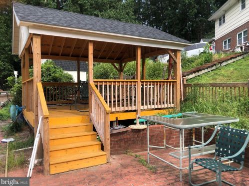 2890 Spg Lk Dr, Davidsonville MD 21035-1230 exterior