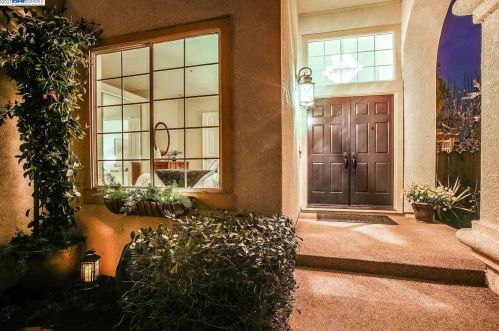 582 Firenza St, Livermore, CA 94551-2552
