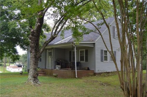 202 Mebane St, Matrimony, NC 27048-8722