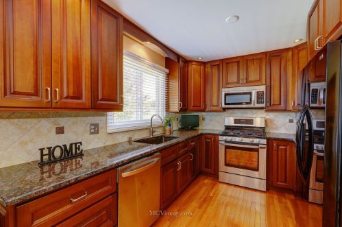 785 Burning Trl, Carol Stream IL  60188-9187 exterior