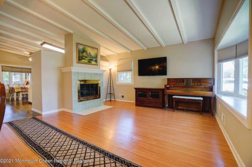 117 Walnut Dr, Lacey Township, NJ 08734-2347