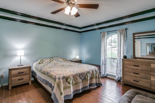 1726 Southampton Dr, Carrollton TX 75007-2623 exterior