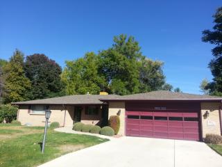 8865 11th Ave, Denver, CO 80215-4809