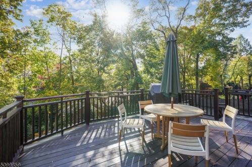 140 Wyoming Ave, Maplewood NJ 07040-1043 exterior