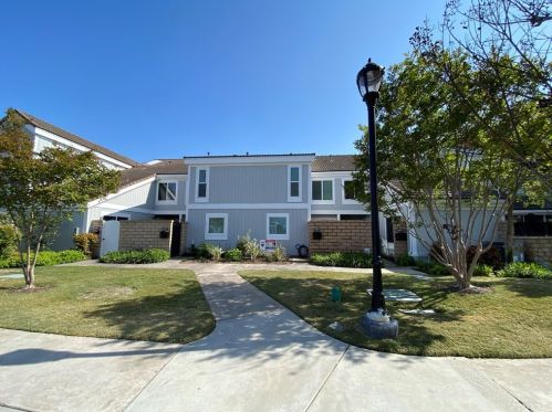 3746 Montego Dr, Huntington Beach, CA 92649-2005