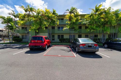 1627 Young St, Honolulu HI  96826-2045 exterior