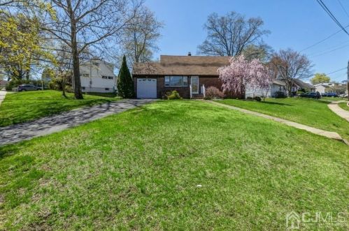 42 Montview Rd, Edison, NJ 08837-2741
