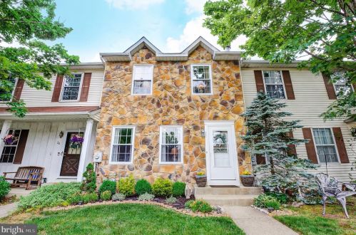 26 Dunmoor Ct, Trenton, NJ 08690-3330