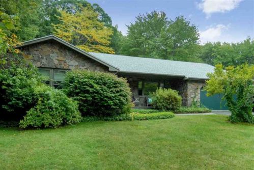 530 F W Hartford Dr, Portsmouth, NH 03801-5885