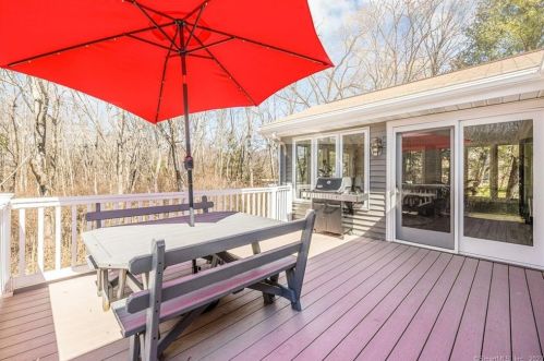 35 Nancy Dr, Wapping CT  06074-4244 exterior
