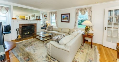 11 Crestmont Rd, Town Center, NJ 07052-1601