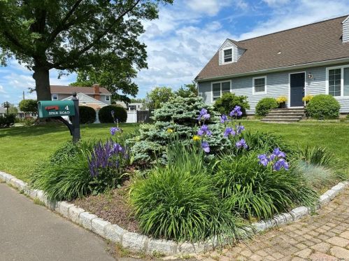 4 Spar Rd, Norwalk CT  06855-2705 exterior