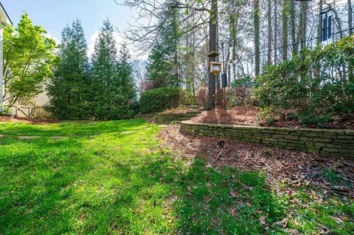 1075 Queensgate Dr, Smyrna GA  30082-6400 exterior
