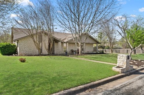 11503 Champion Dr, Austin TX  78750-3011 exterior