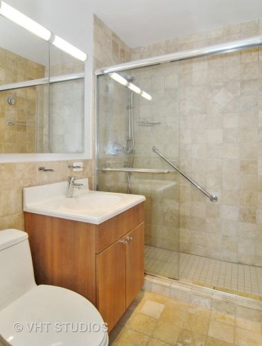 2626 Lakeview Ave, Chicago IL  60614-1809 exterior