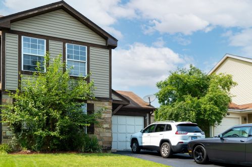 1792 De Forest Ln, Hanover Park, IL 60133-5904