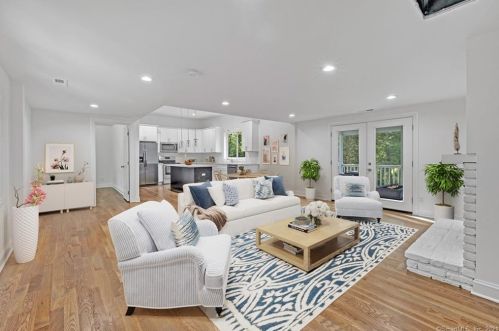 885 Main St, Upper Stepney CT  06468-2811 exterior