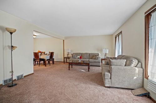 2849 Kathleen Ln, Homewood, IL 60422-1737