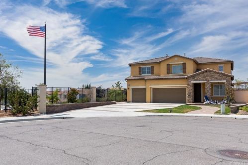 1240 Pinehurst Dr, Oceanside, CA 92057-2739
