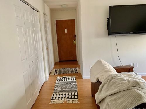 1 Walter Ave, Norwalk CT  06851-4137 exterior