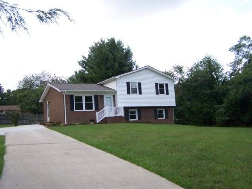 161 Greenview Ln, Hillsville, VA 24343-1978
