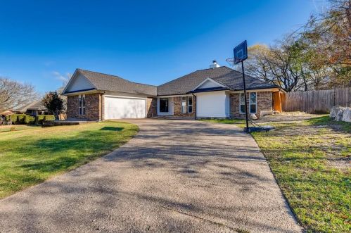 7804 Sugarland Dr, Fort Worth, TX 76179-2745