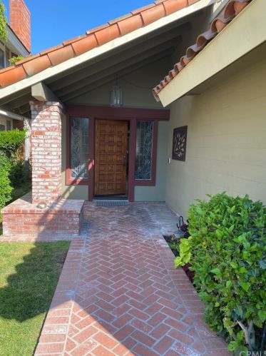 10 Vispera, Irvine CA  92620-2127 exterior